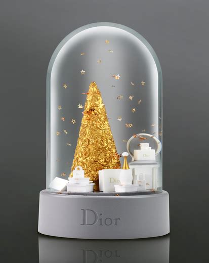 dior snow globe 2020|DIOR HOLIDAY 2020 .